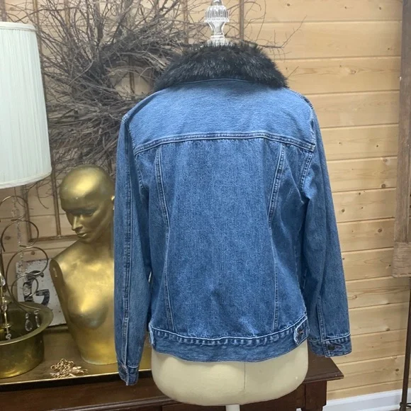 Vintage Removable fur collar jean jacket - Picture 9 of 9